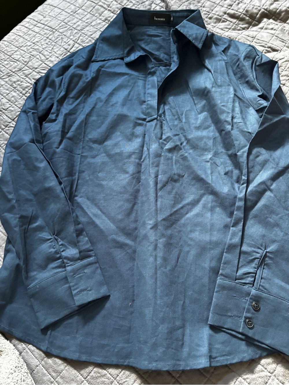 Modesees women’s medium Long Sleeve Collared linen Shirt - navy never worn